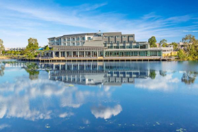 Hotels in North Lakes